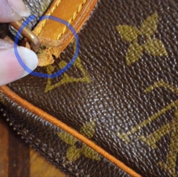 ✨️LOUIS VUITTON MONOGRAM  POCHETTE MARLY BANDOULIÈRE CROSSBODY - Picture 10 of 12